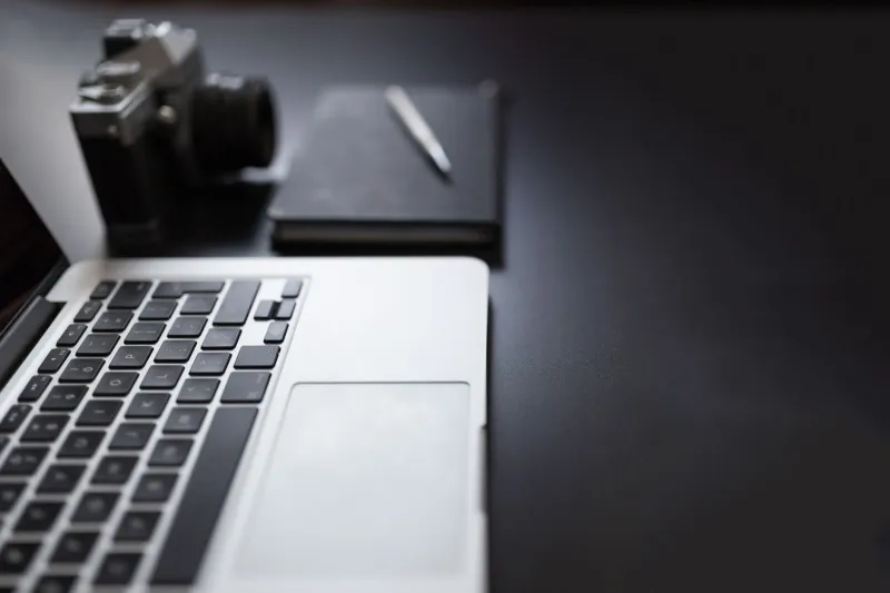 Il Kit del Creativo Moderno: 5 Strumenti Indispensabili per Lavorare Meglio e Più Velocemente